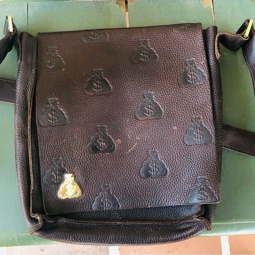 Gene Simmons Limited Edition Pebble Leather Messenger Money Bag KISS Numbered